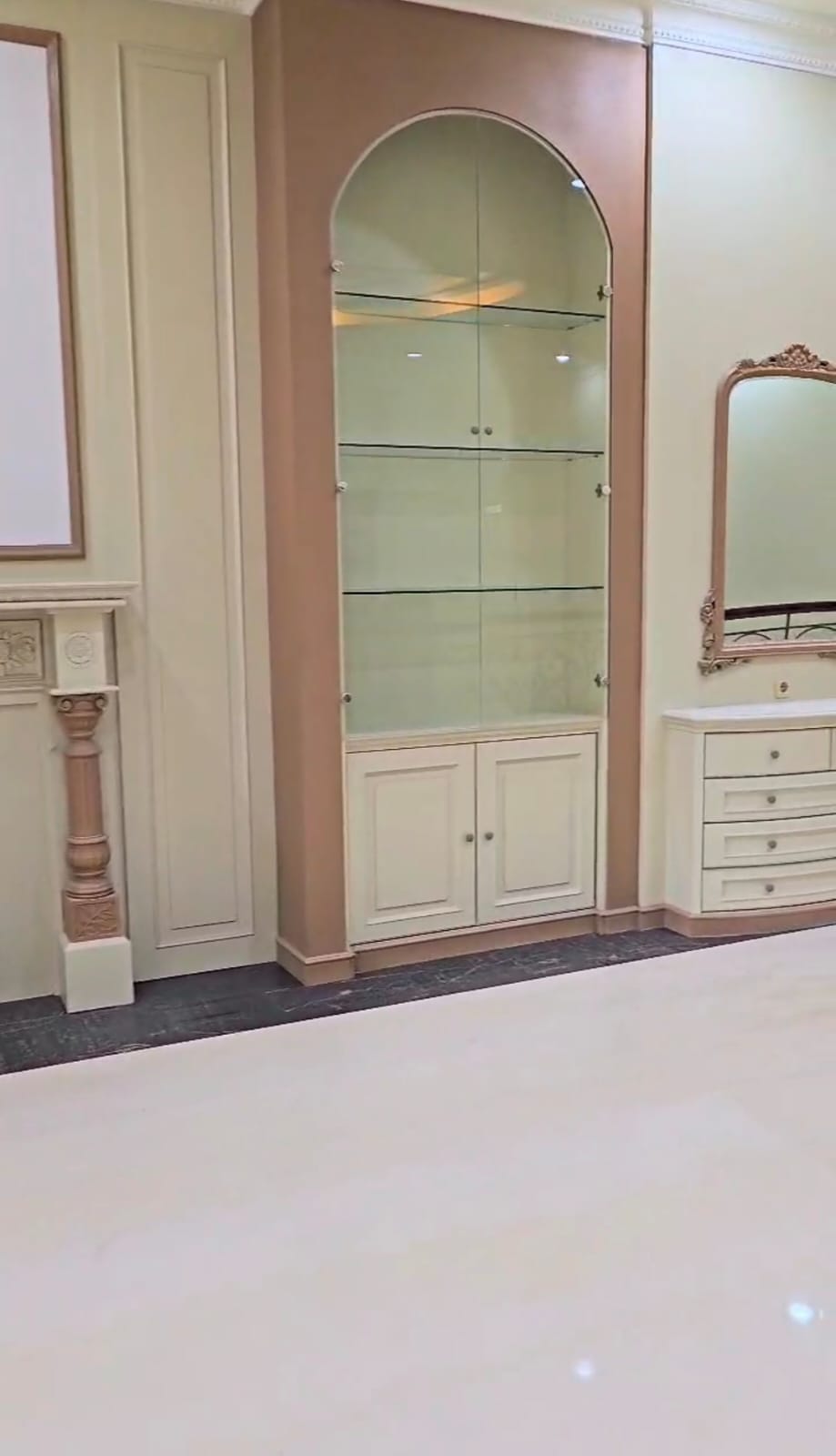 Dijual Rumah Mewah Strategis di Classic Graha Family Surabaya - Thumbnail 2