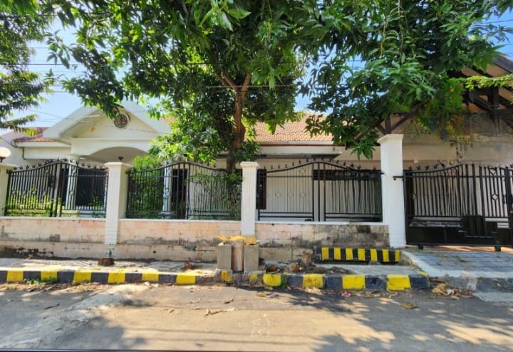 Disewakan Rumah di Kupang Indah Siap Huni Surabaya Barat - Image 1