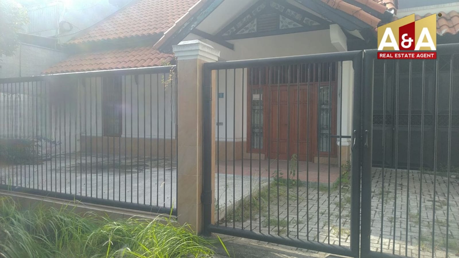 Dijual Rumah Terawat di Gayungsari Barat Surabaya Selatan - Image 1