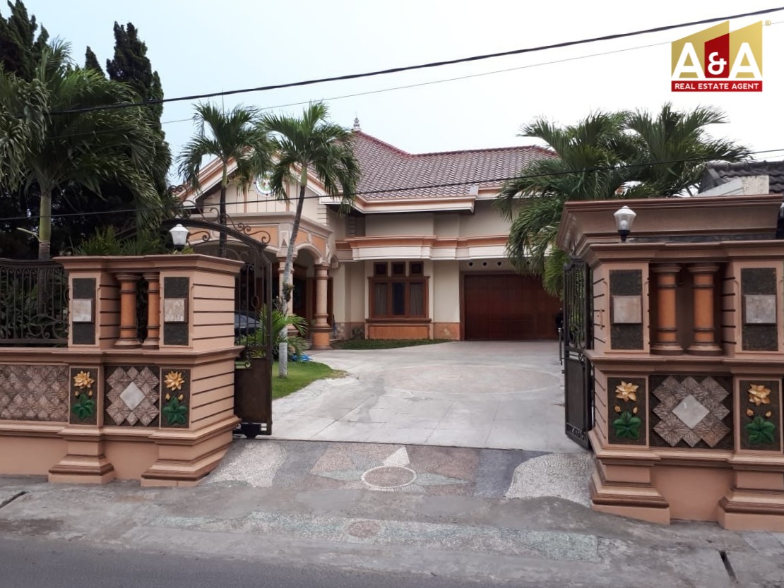 Dijual Cepat Rumah Mewah Lokasi Strategis Balowerti Kediri - Image 1