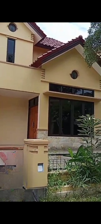 Disewakan Rumah Bagus Citraland Puri Widya Kencana Surabaya Barat - Image 1