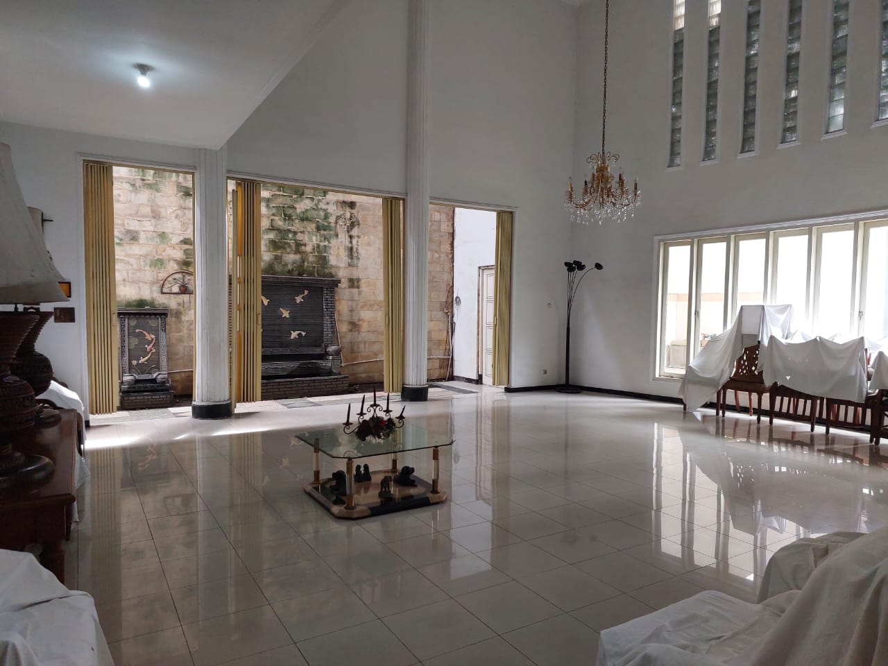 LANGKA JUAL RUMAH USAHA SEJEJERAN GALAXY MALL SURABAYA - Image 1