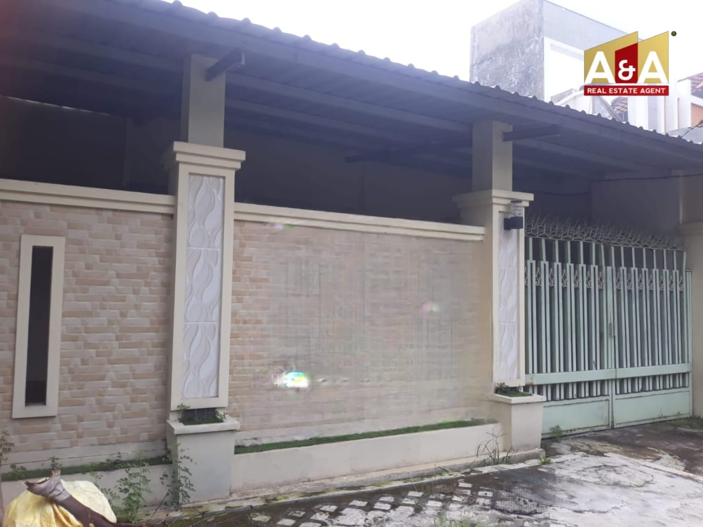Dijual Rumah Kawasan Strategis di Dukuh Kupang Surabaya Barat - Image 1