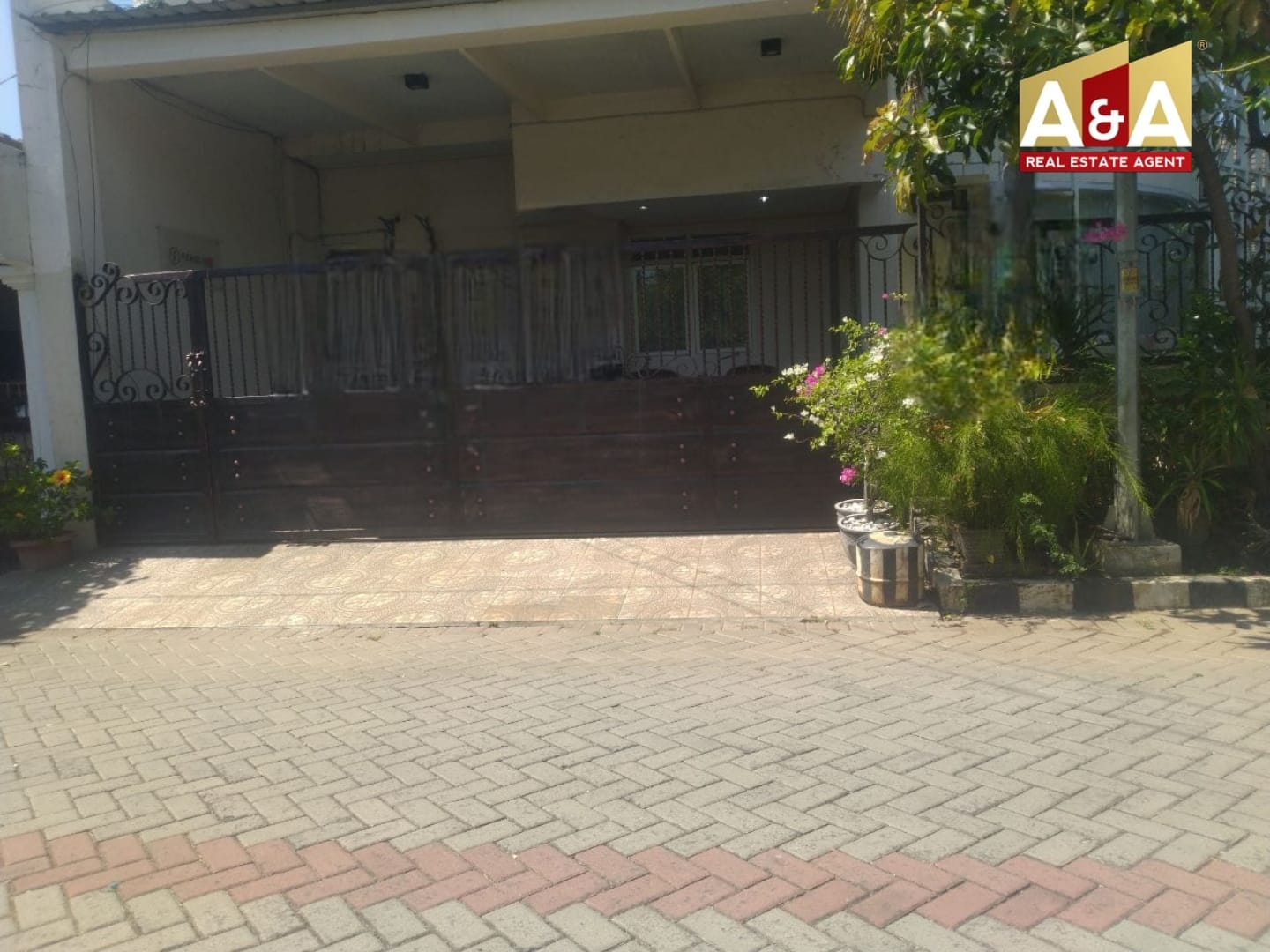 Dijual Rumah Nyaman dan Asri Karah Indah SBY Selatan - Image 1