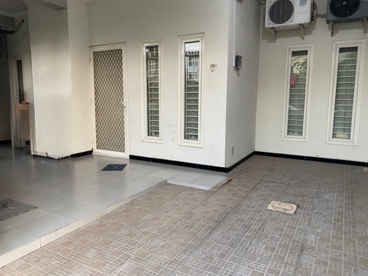 Dijual Rumah Minimalis Strategis Pondok Tjandra Sidoarjo - Image 1