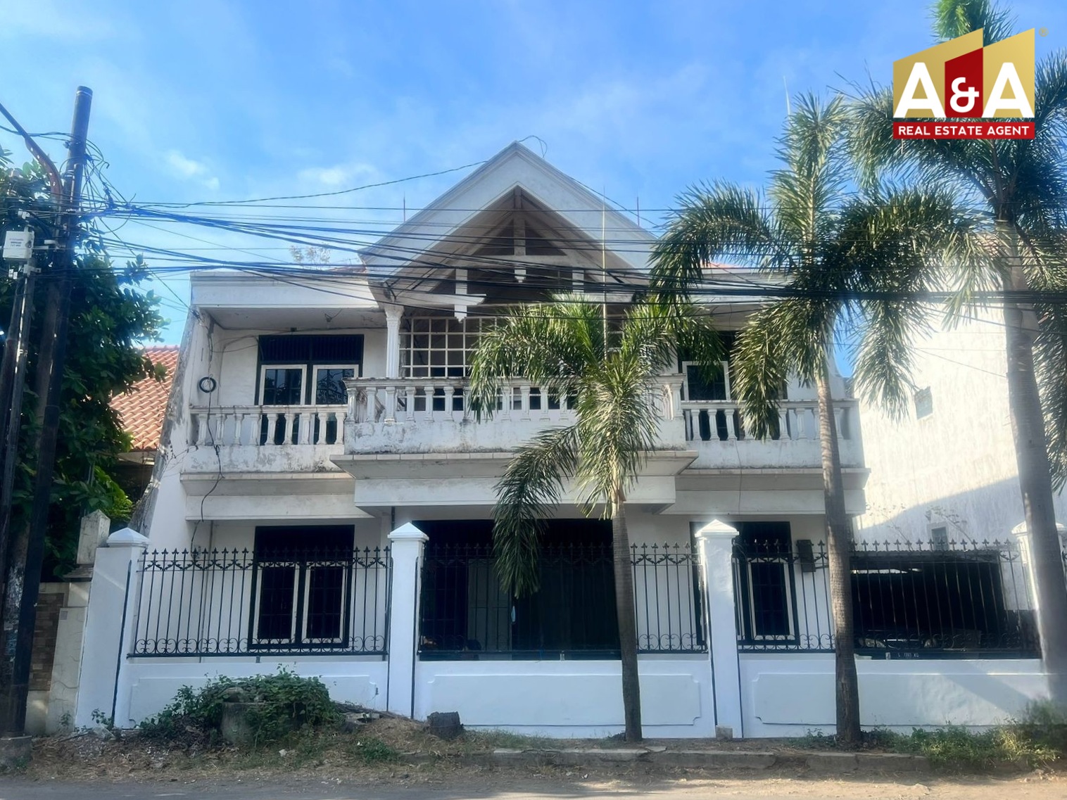 Dijual Rumah Strategis di Ketintang Madya Surabaya Selatan - Image 1