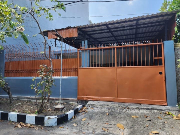 Disewakan Rumah Bagus Sukomanunggal Jaya Surabaya Barat - Image 1