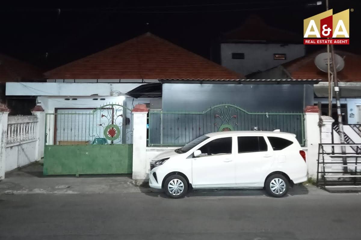 Dijual Rumah Strategis di Kedung Baruk Surabaya Timur - Image 1