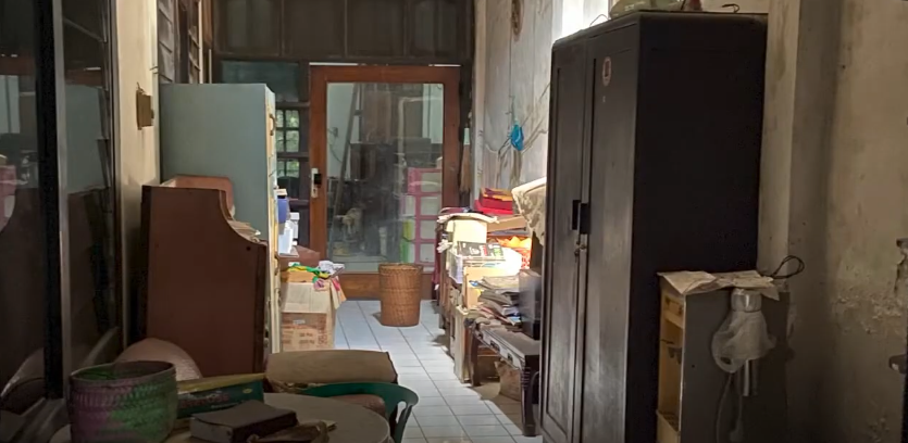 Dijual/Disewakan Rumah Usaha Raya Yos Sudarso Jombang - Image 1