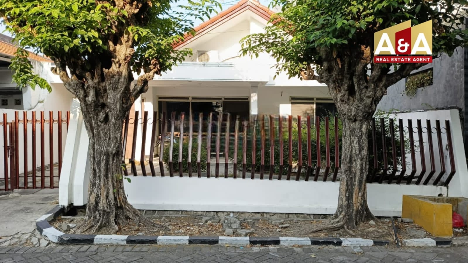 Dijual Rumah Nyaman dan Ideal Darmo Permai SelatanSBY Barat - Image 1