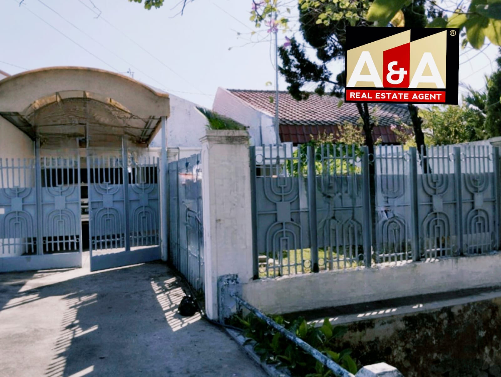 DIJUAL RUMAH STRATEGIS, AKASES MUDAH DI SURABAYA TIMUR - Image 1