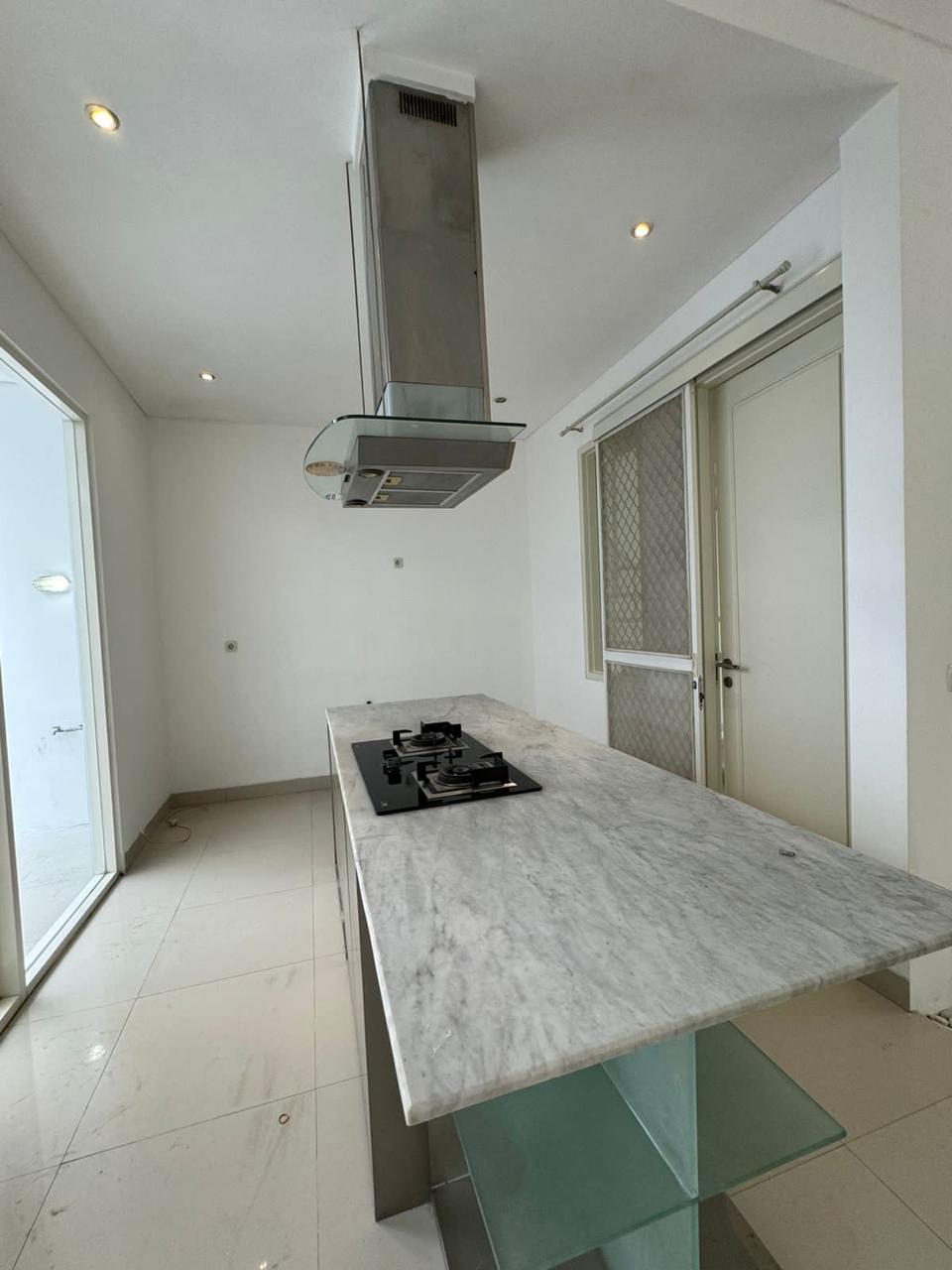 Dijual Rumah Bagus Strategis Pakuwon City San Antonio Surabaya Timur - Thumbnail 3