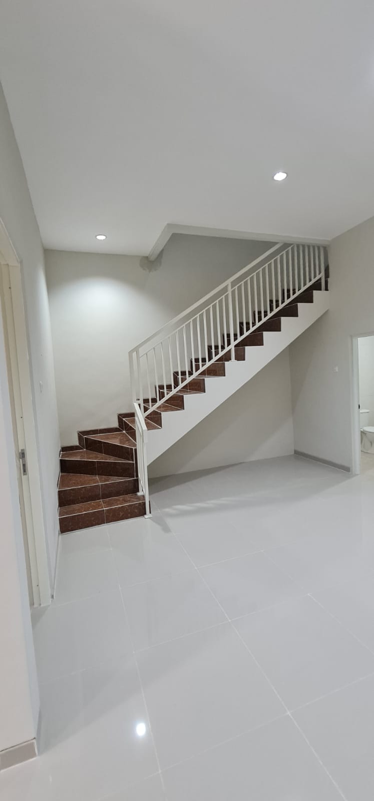 Dijual Rumah Idaman Siap Huni di Kutisari Indah Surabaya Timur - Thumbnail 2