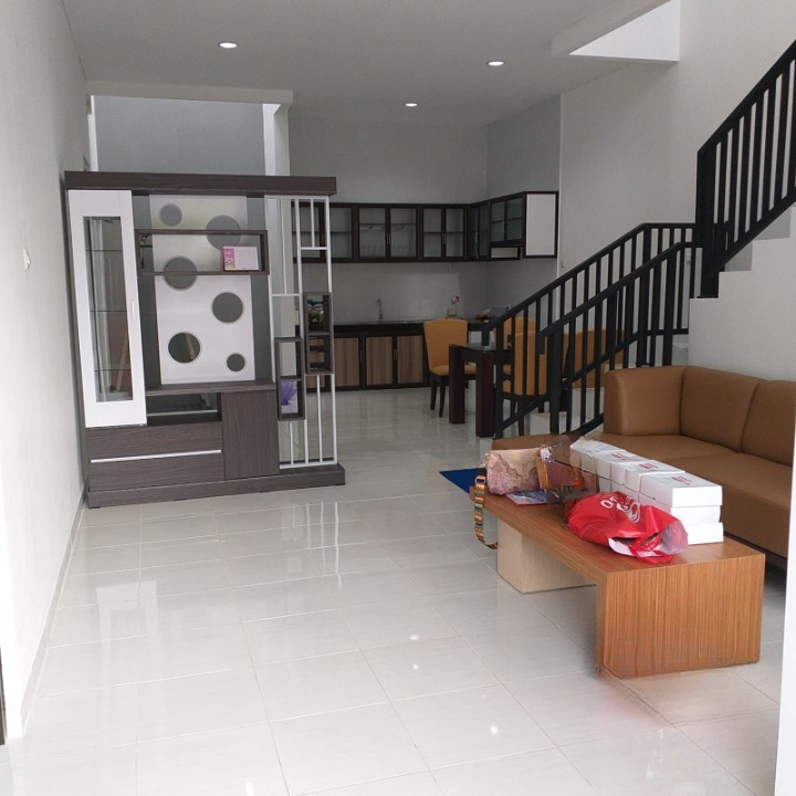 Dijual Rumah Nyaman Strategis Permata Safira Surabaya Barat - Image 1