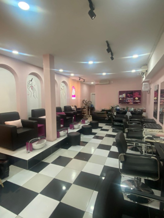 Dijual/Disewakan Bangunan Ex Salon di Jenggolo Surabaya Pusat - Image 1