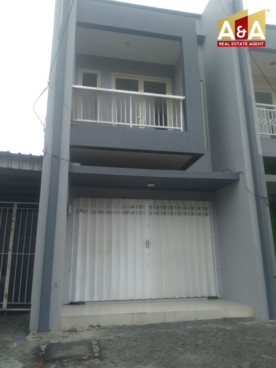 Disewakan Ruko 2 Lantai Lokasi Strategis Ketintang Baru Surabaya Selatan - Image 1