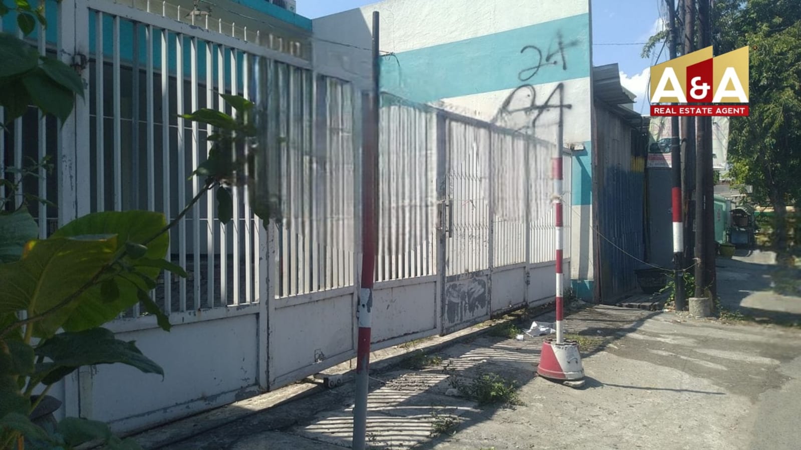 Dijual/Disewakan Rumah Strategis Bumi Indah SBY Barat - Image 1