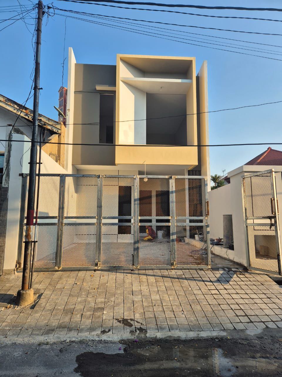 Dijual Rumah Strategis Dan Siap Huni di Darmo Indah Permai Surabaya Barat - Image 1