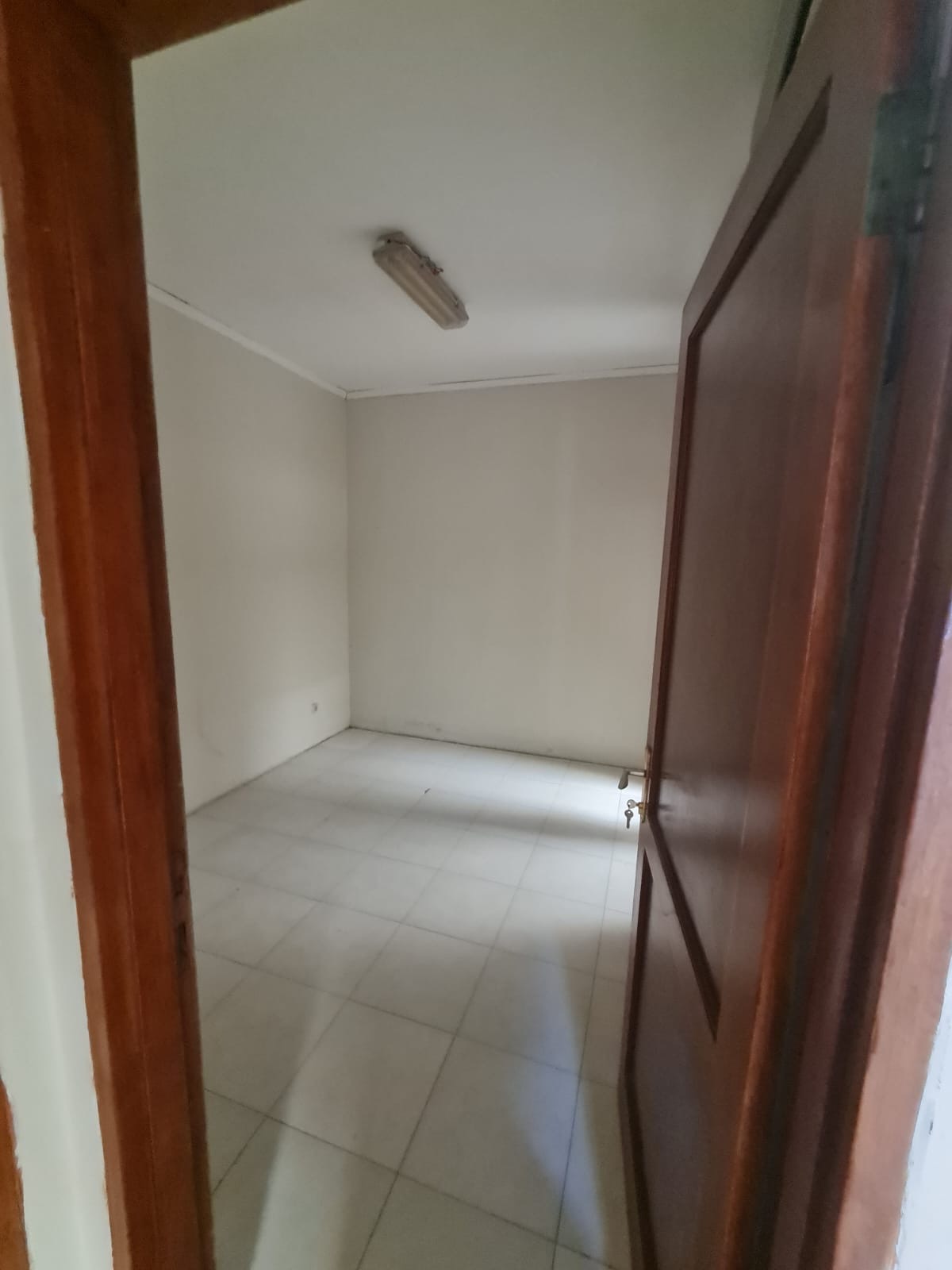 Dijual / Disewakan Rumah Siap Huni Lokasi Strategis International Village Citraland Surabaya Barat - Thumbnail 4