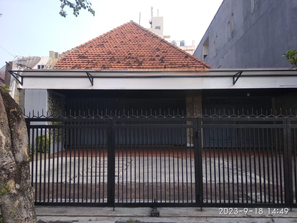 Dijual Rumah Nyaman Strategis di Ambengan Surabaya Pusat - Image 1