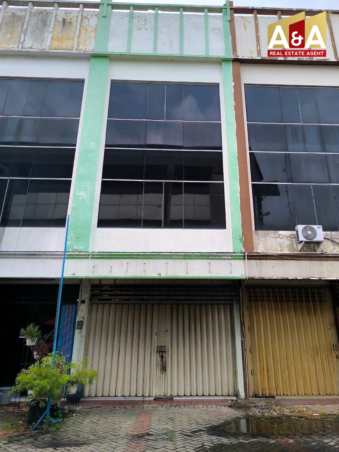 Disewakan Ruko Strategis di Satelit Town Square Surabaya Barat - Image 1