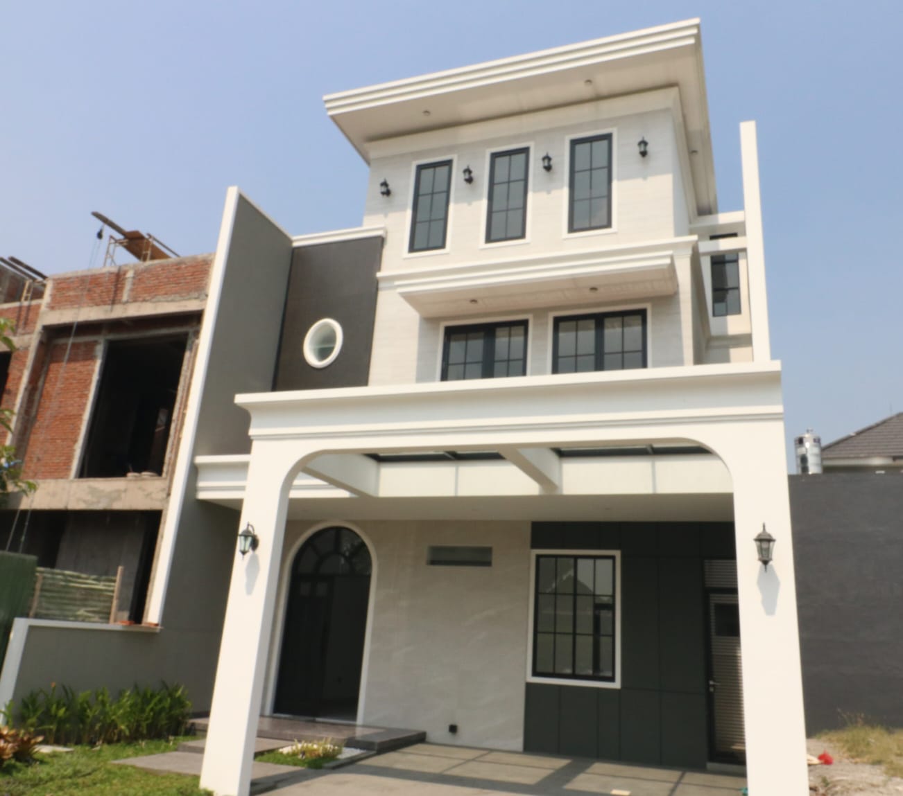 DIJUAL RUMAH BARU CITRALAND SURABAYA BARAT - Image 1