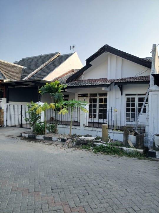 DISEWAKAN RUMAH GRIYA BABATAN MUKTI - Image 1