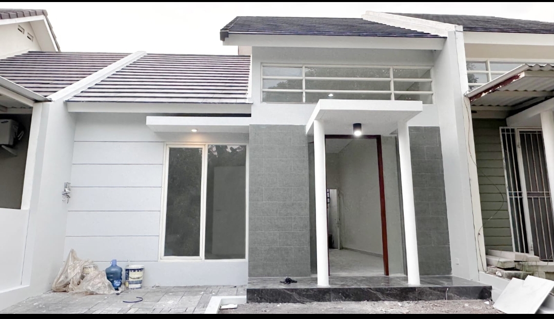 Dijual Rumah Nyaman Strategis di Citraland Surabaya Barat - Image 1