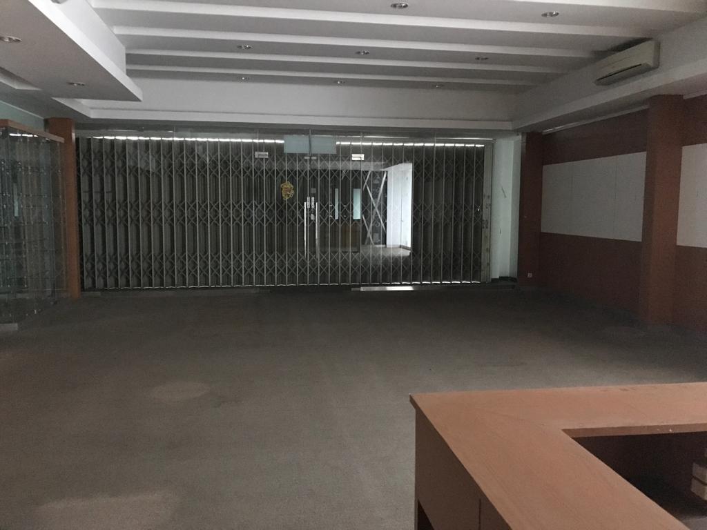 Disewakan Rumah Nyaman Strategis di Ambengan Pusat Kota - Thumbnail 2