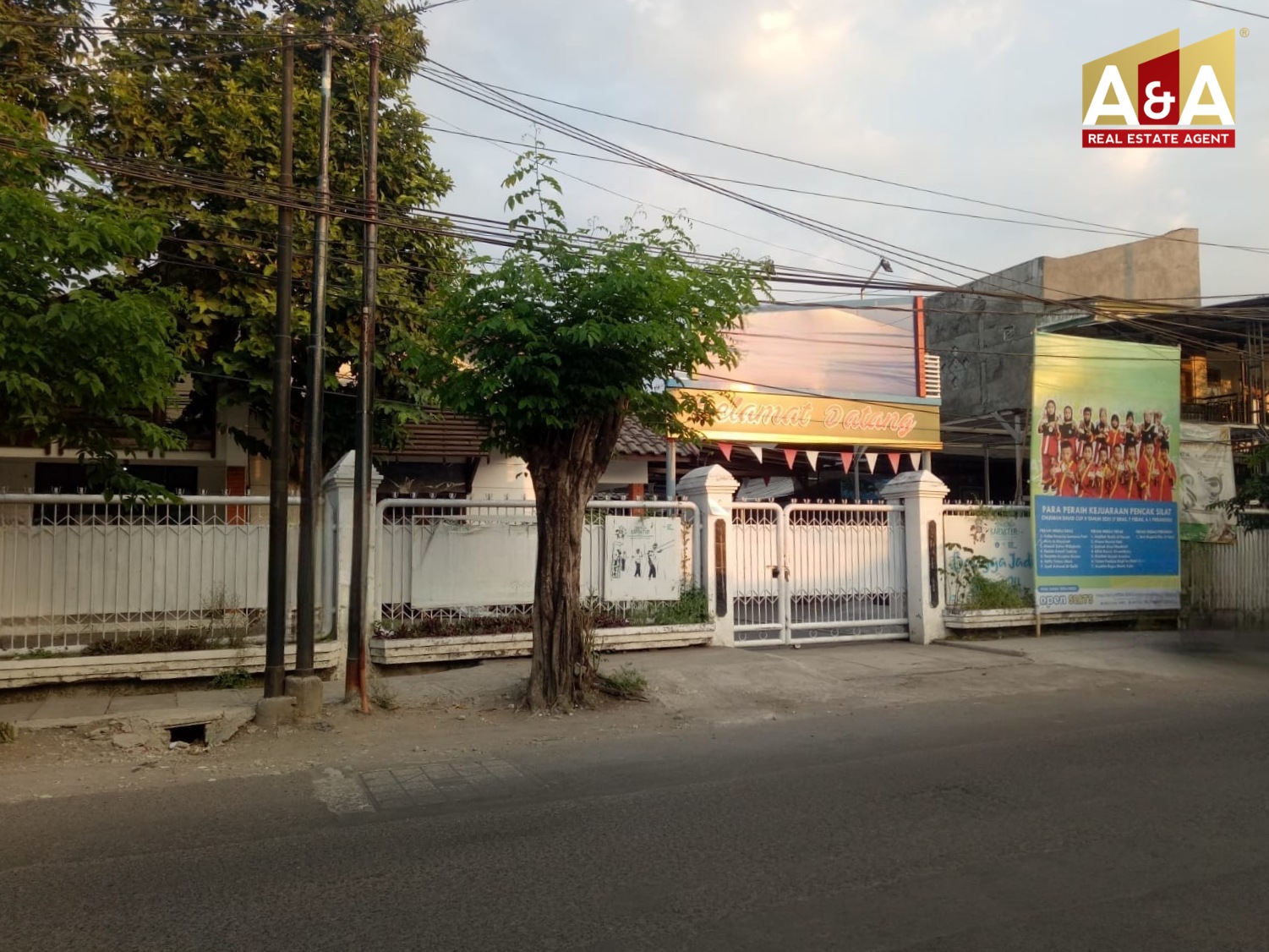 Dijual Rumah Strategis Ketintang Madya Surabaya Selatan - Image 1