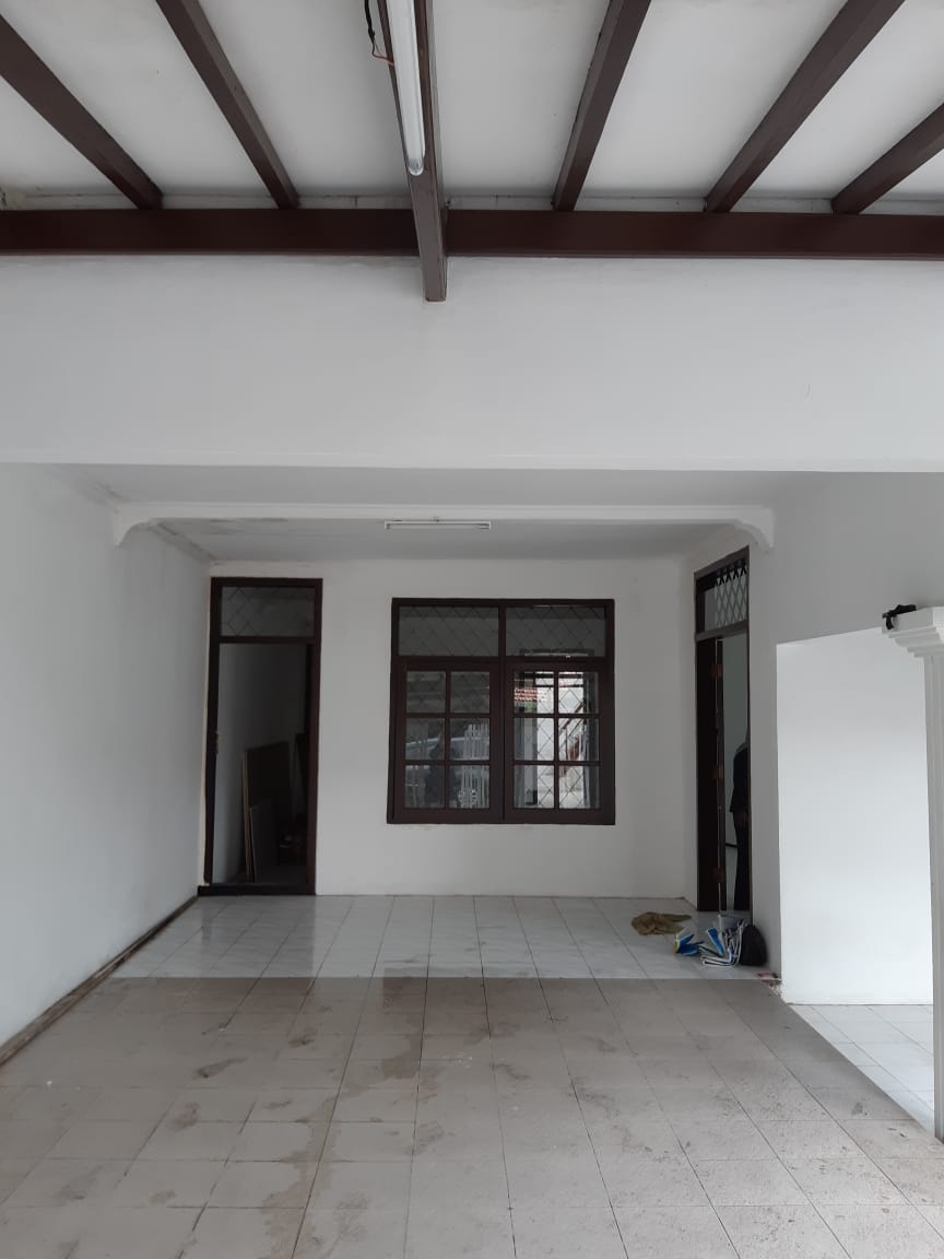 Dijual Rumah Nyaman Strategis di Barata Jaya Surabaya Timur - Thumbnail 2