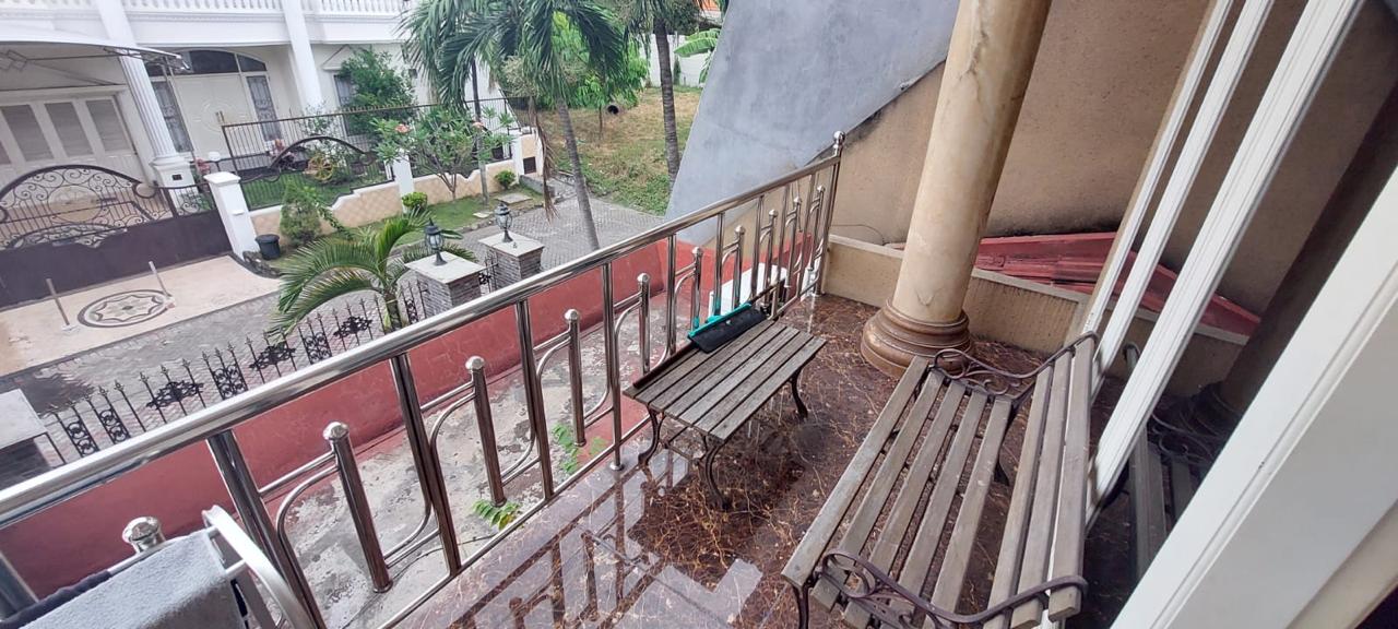 Dijual Rumah Strategis di Pakuwon Villa Valencia Surabaya Barat - Thumbnail 2