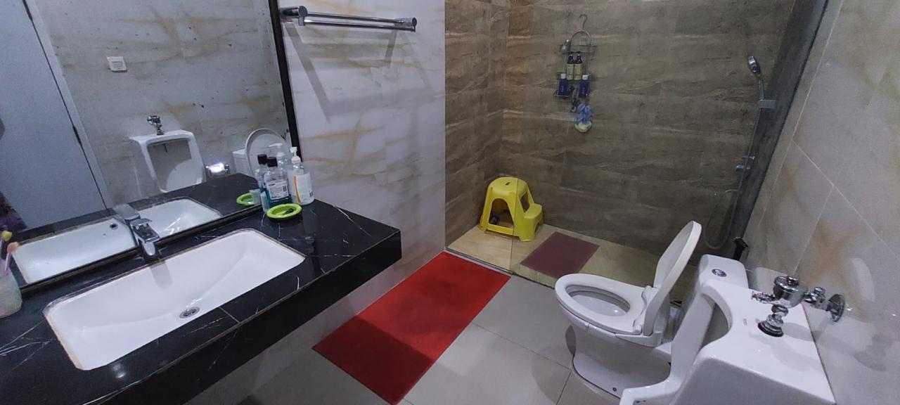 Dijual Rumah Strategis di Pakuwon Villa Valencia Surabaya Barat - Thumbnail 3