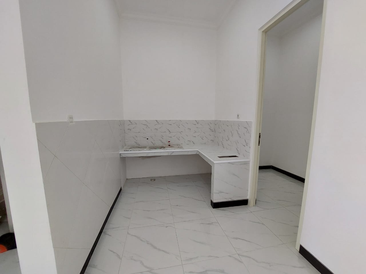 Dijual Rumah Mewah Strategis Mulyosari Utara Wilayah Surabaya Timur - Thumbnail 4