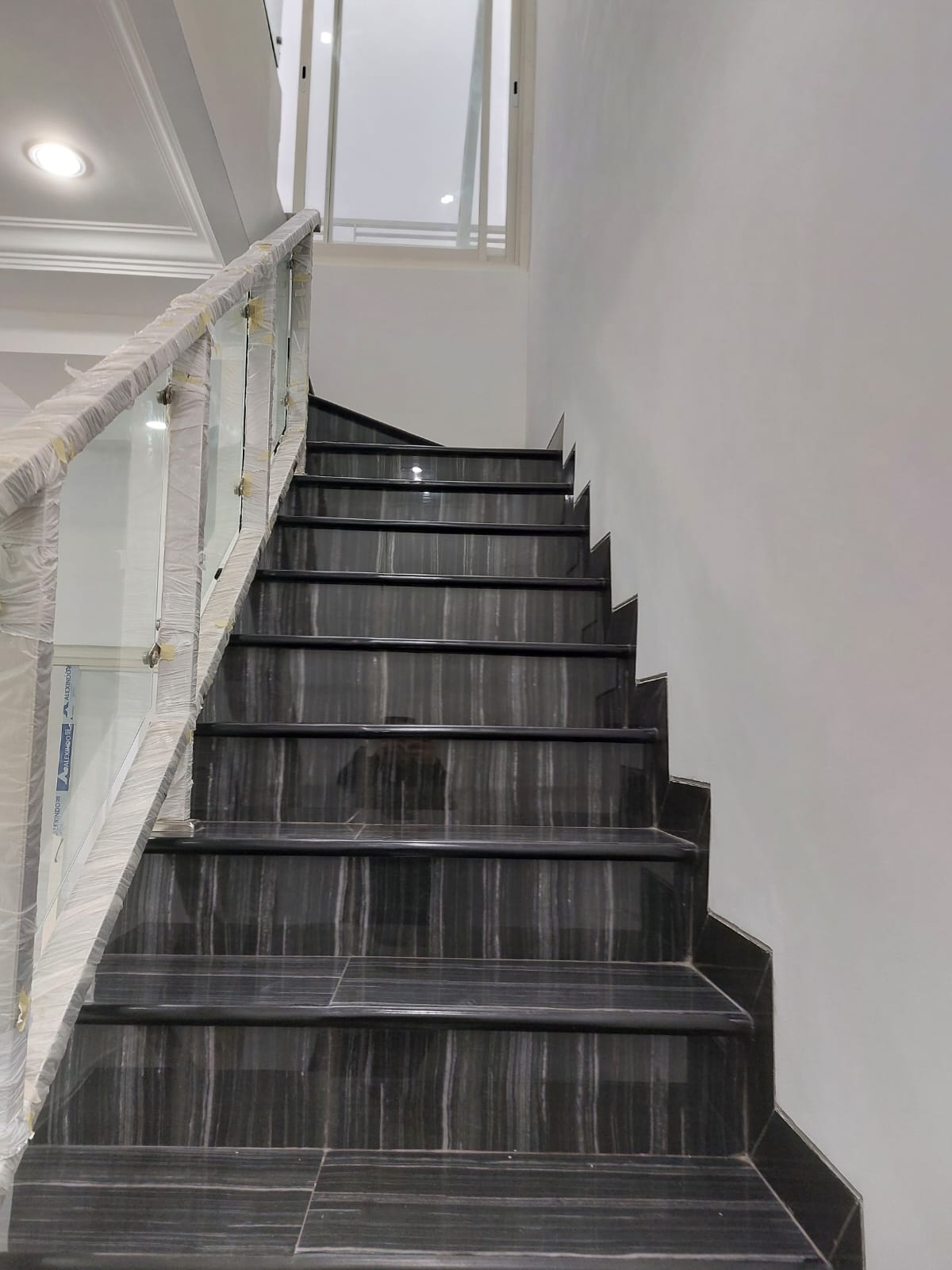 Dijual Rumah Mewah Strategis di Mulyosari Utara Wilayah Surabaya Timur - Thumbnail 3