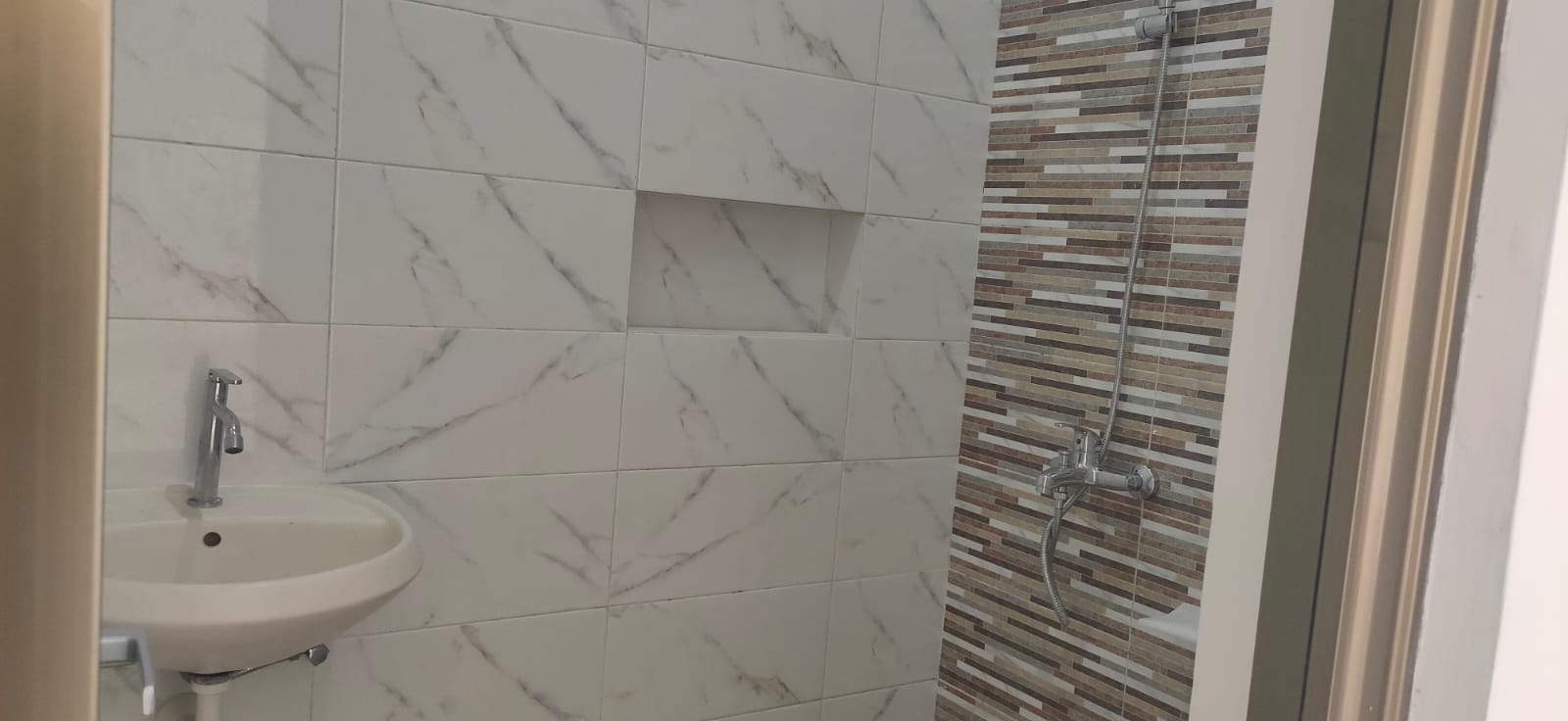 Dijual Rumah Gress Murah Strategis di Menganti Surabaya Barat - Image 1