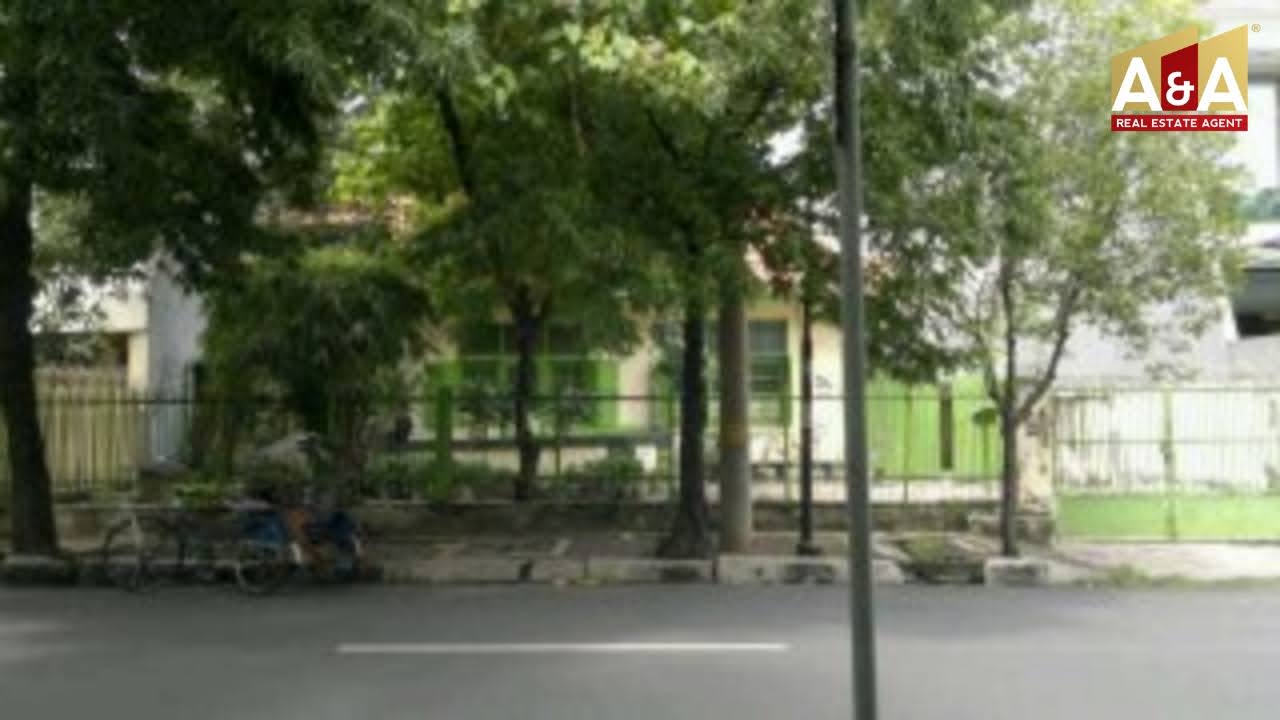 Dijual Rumah Strategis di Jalan Jaksa Agung Suprapto Ketabang Surabaya Pusat - Image 1