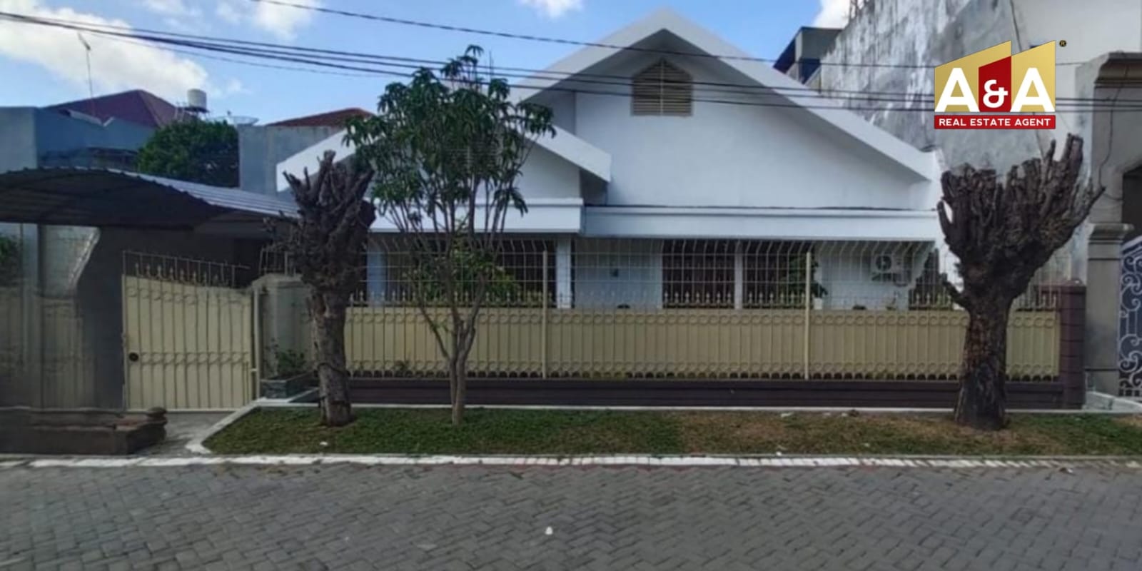 Dijual Rumah Dengan Penuh Kenyamanan di Dharmahusada Indah Barat Surabaya Timur - Image 1