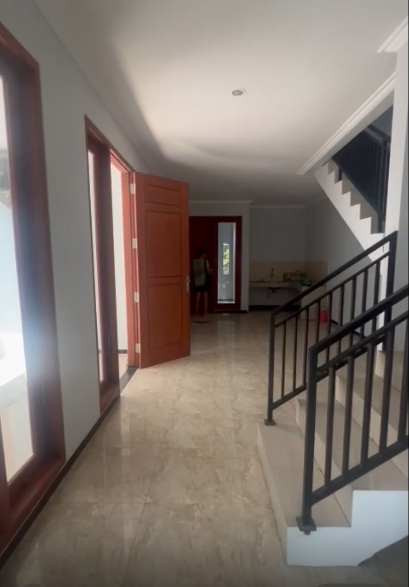 Dijual Rumah Nyaman Strategis di Gayungsari Wilayah Surabaya Selatan - Thumbnail 3