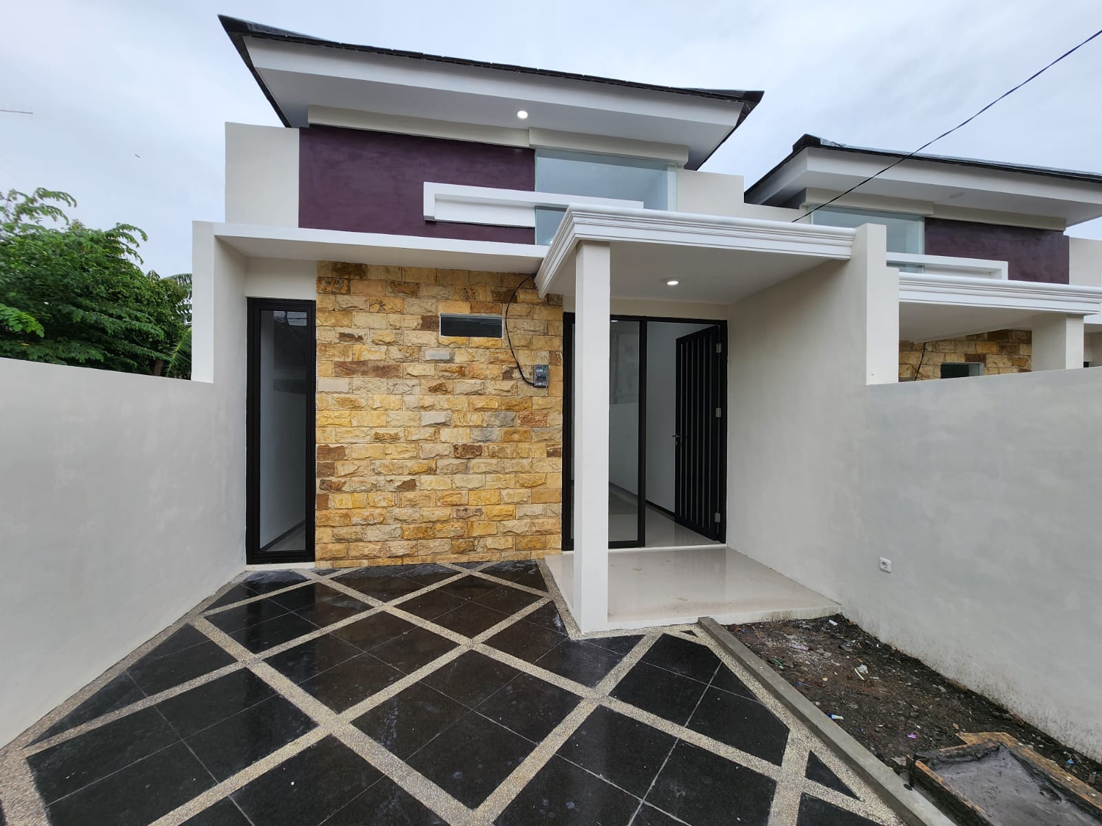 Dijual Rumah Strategis di Kendung Jaya Wilayah Surabaya Barat - Image 1