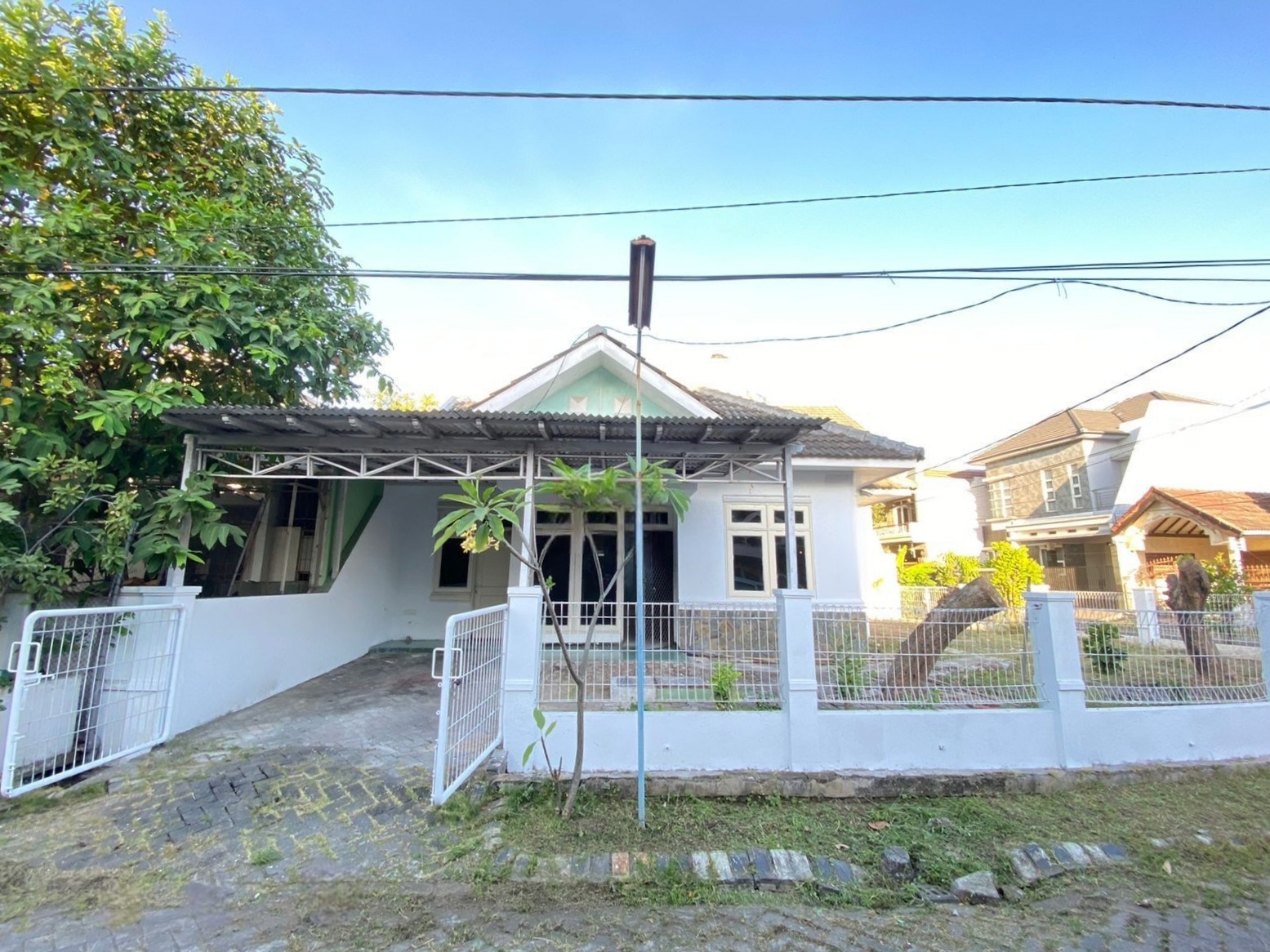 Disewakan Rumah di Hook Delta Sari Indah Sidoarjo - Image 1