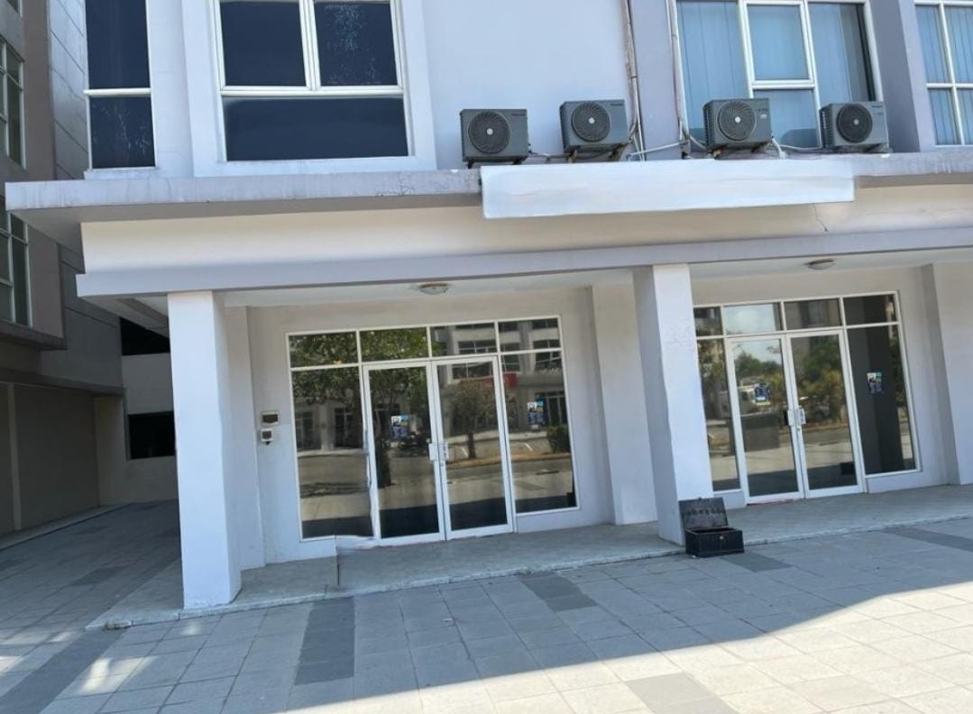 Dijual/Disewakan Ruko Kawasan Ramai di Ir. Soekarno Stikes Yayasan Dr. Soetomo Surabaya Timur - Image 1