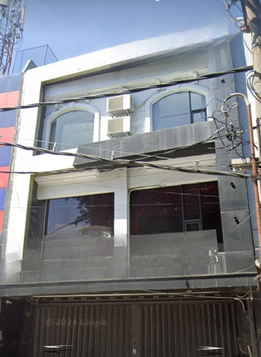 Disewakan Ruko 3 Lantai di Kawasan Mayjend Sungkono Surabaya Barat - Image 1