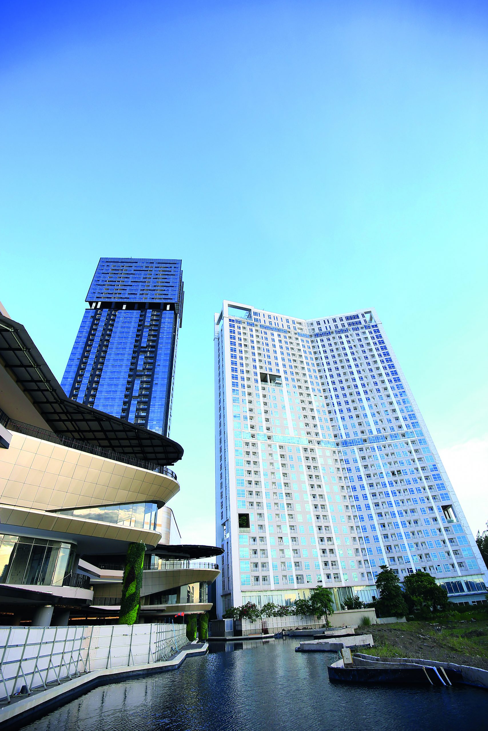 Dijual/Disewakan Penthouse Mewah di Grand Sungkono Lagoon Surabaya Selatan - Image 1