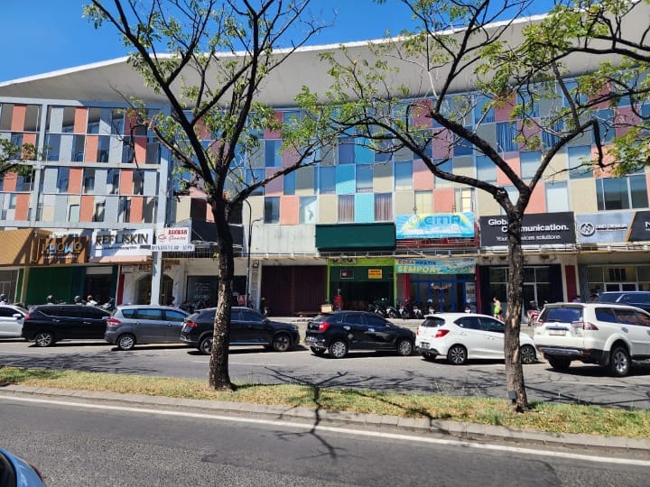 Disewakan Ruko Strategis di Gwalk Shop House Citraland Surabaya Barat - Thumbnail 2