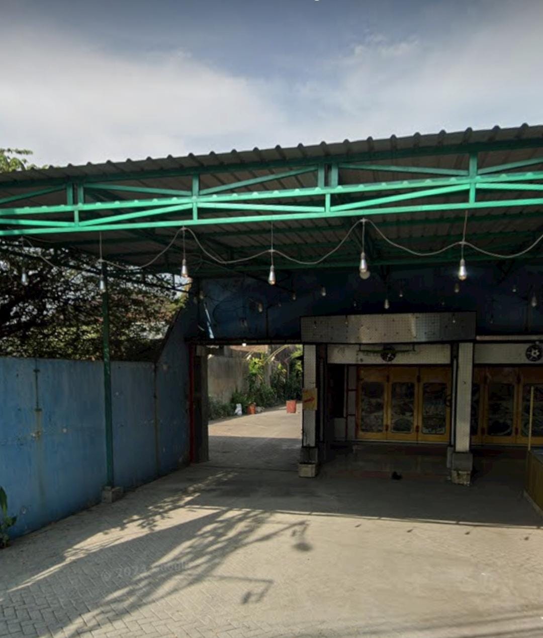 Disewakan Rumah Usaha Luas Strategis di Wilayah Tropodo Sidoarjo - Image 1