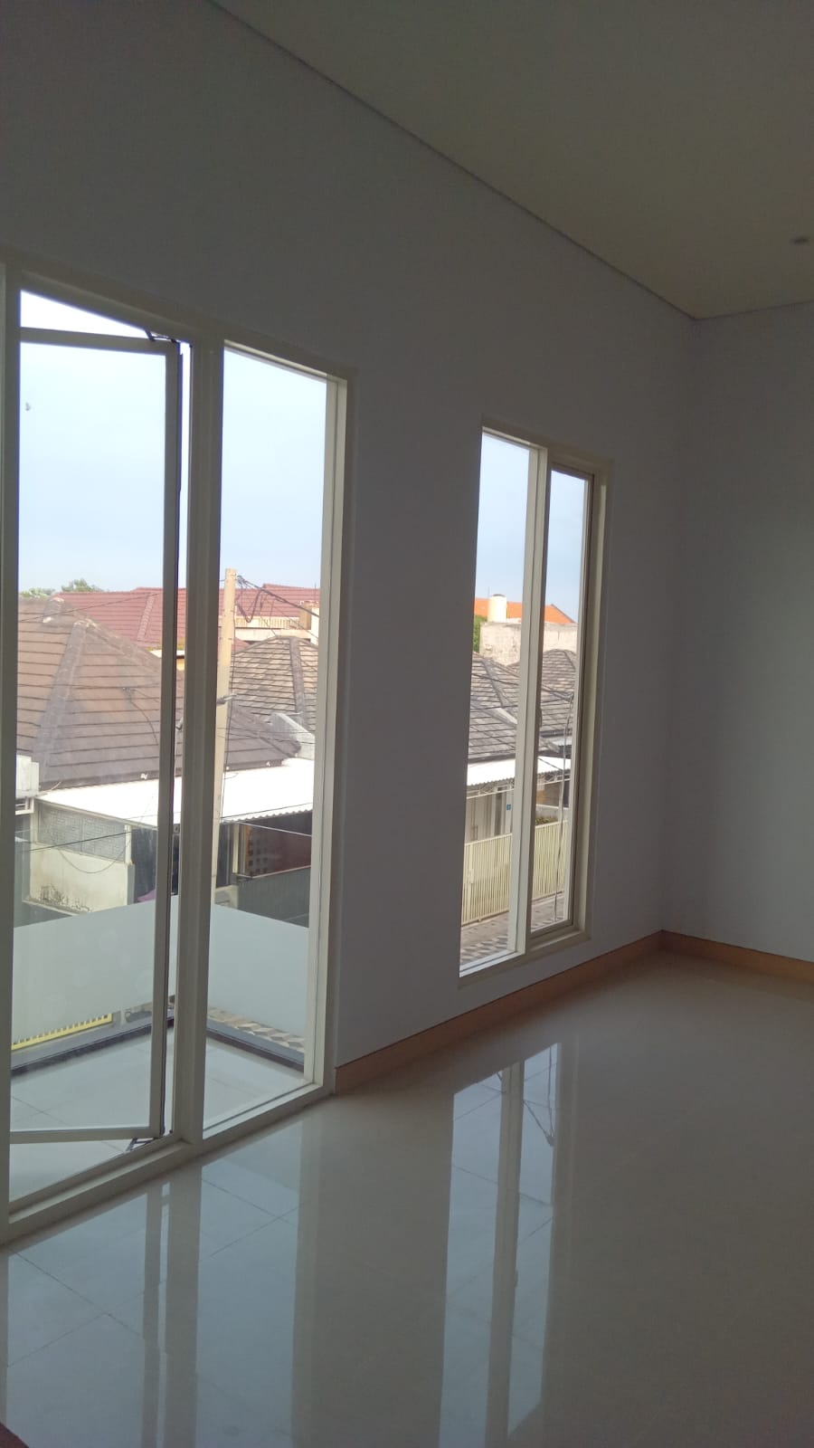 Dijual Rumah Baru Murah Strategis di Rungkut Asri Tengah Surabaya - Thumbnail 4