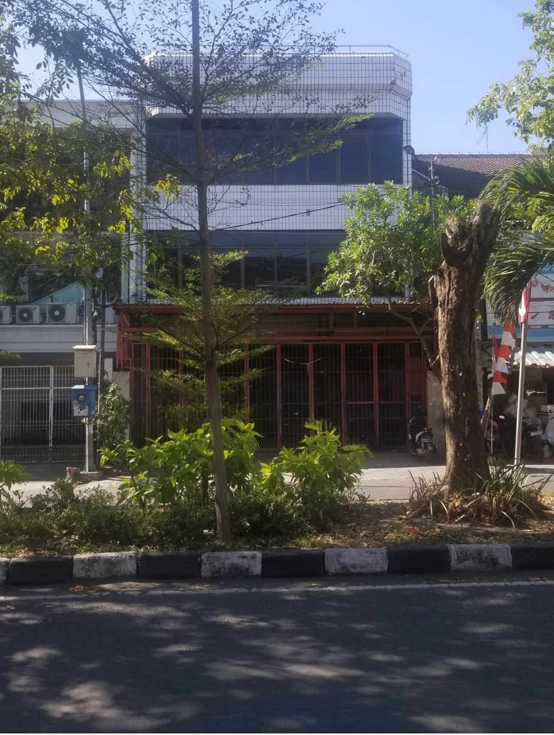 Disewakan Ruko Strategis di Wilayah Raya Kupang Surabaya Barat - Image 1