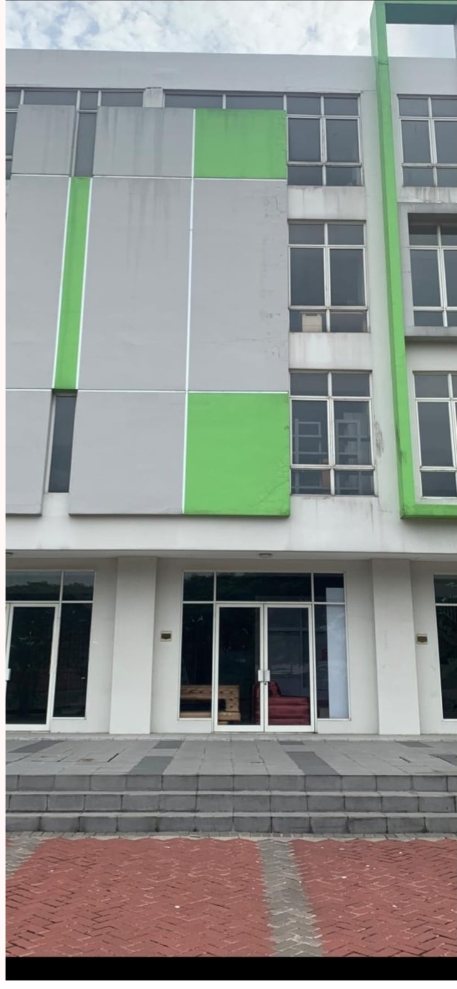 Dijual/Disewakan Ruko Strategis di Puncak CBD Surabaya Barat - Image 1