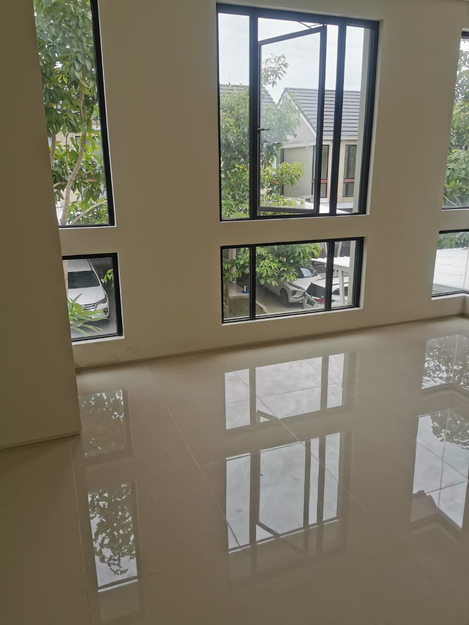 Dijual Rumah Nyaman Strategis di Kawasan Citraland Surabaya Barat - Thumbnail 4